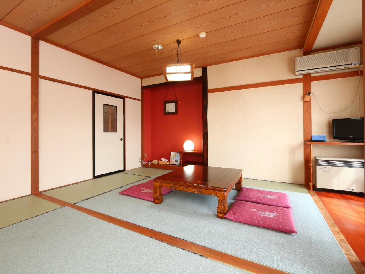 Ikemoto Hotel Nozawaonsen Bagian luar foto