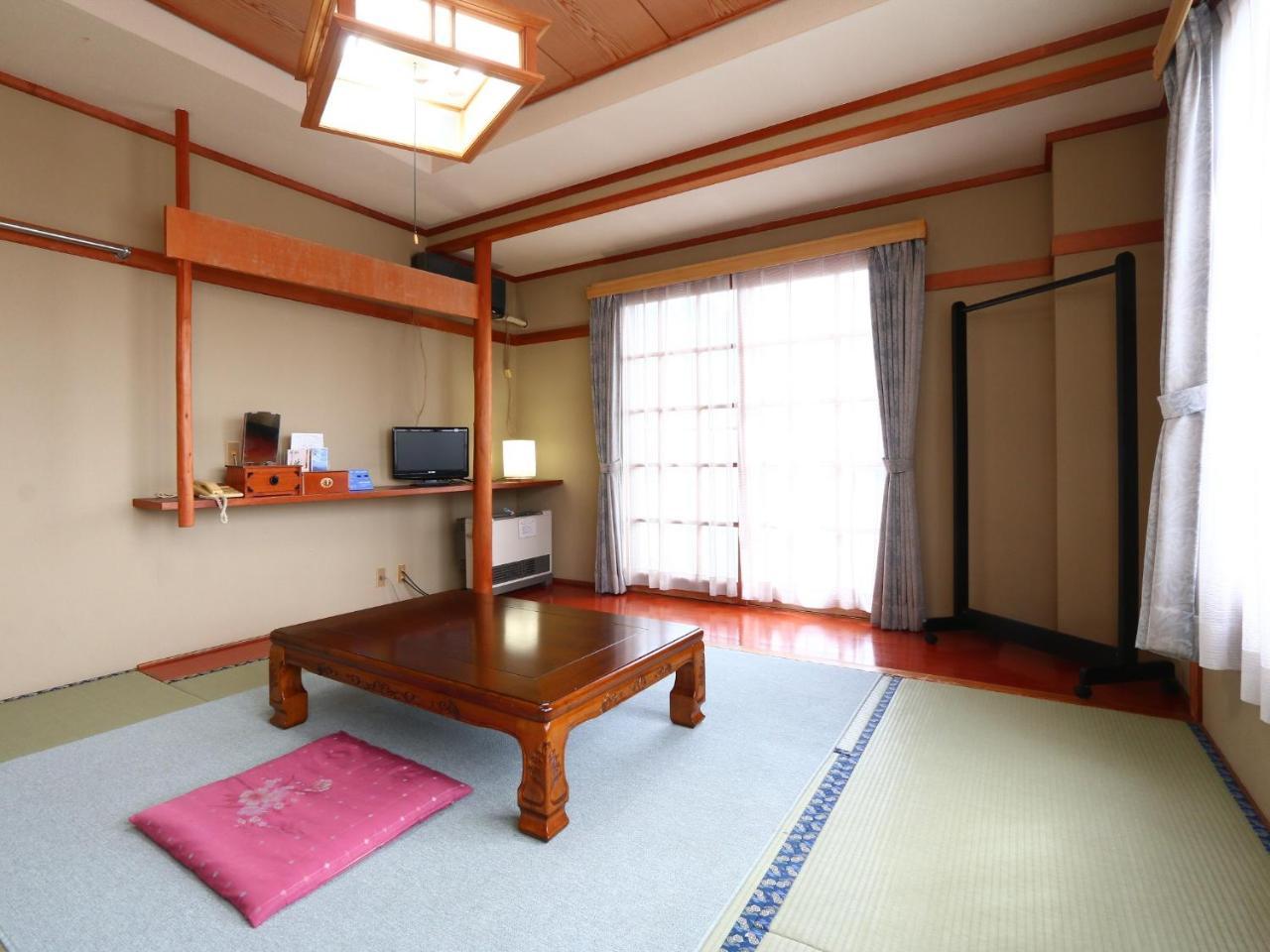 Ikemoto Hotel Nozawaonsen Bagian luar foto