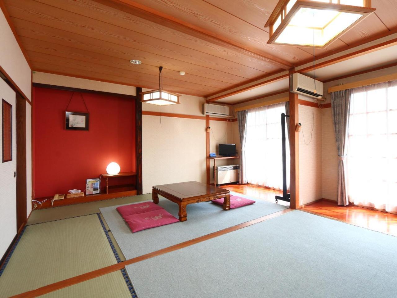 Ikemoto Hotel Nozawaonsen Bagian luar foto